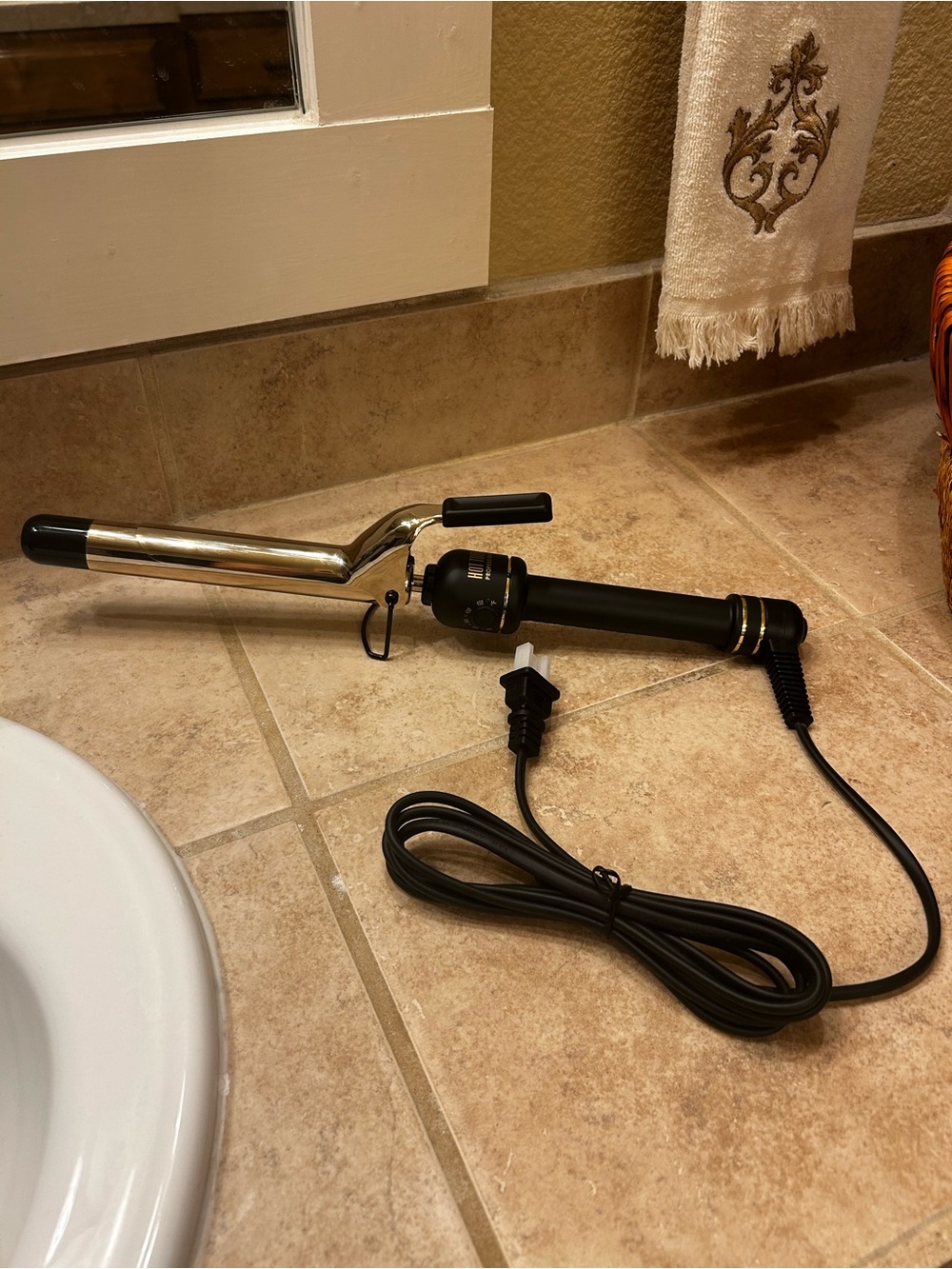 1” Hot Tools Professional Artist 24k Gold Curling Iron NEW NO BOX WORKS PERFECT